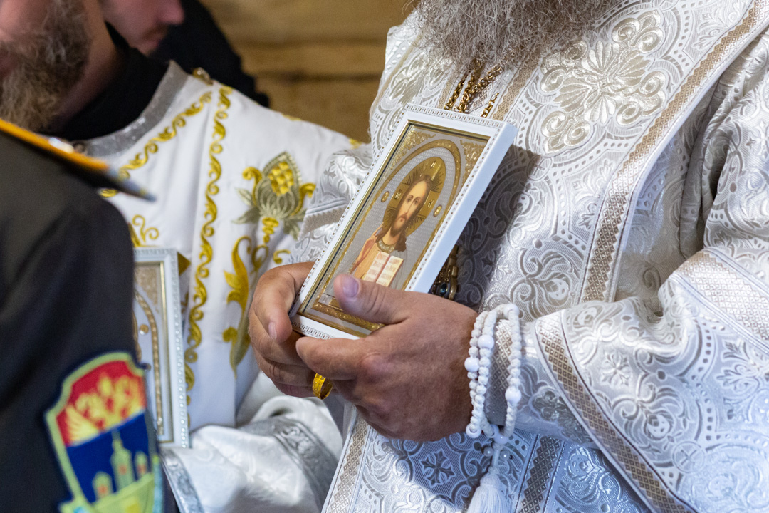 Епископ Константин совершил Таинство венчания в храме иконы Божией Матери «Владимирская»