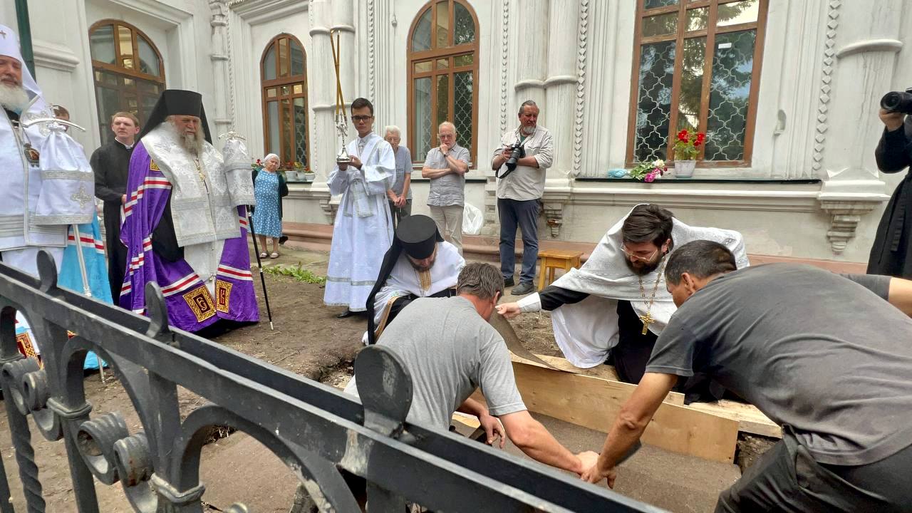 Пасха в Знаменском соборе Барнаула