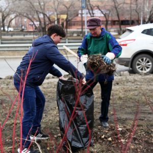 Прихожане храма Рождества Христова и волонтеры молодежной организации «Доброхоты» приняли участие во всероссийском субботнике