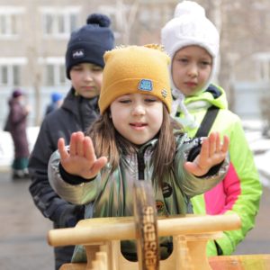В Православной гимназии Братска состоялась Пасхальная ярмарка