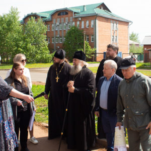 Епископ Константин посетил строящийся храм во имя святых Петра и Февронии Муромских