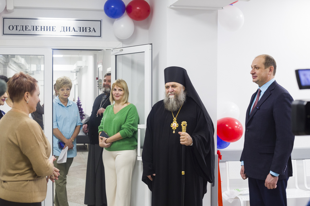 Епископ Константин принял участие в официальном открытии отделения диализа в Центральной поликлинике