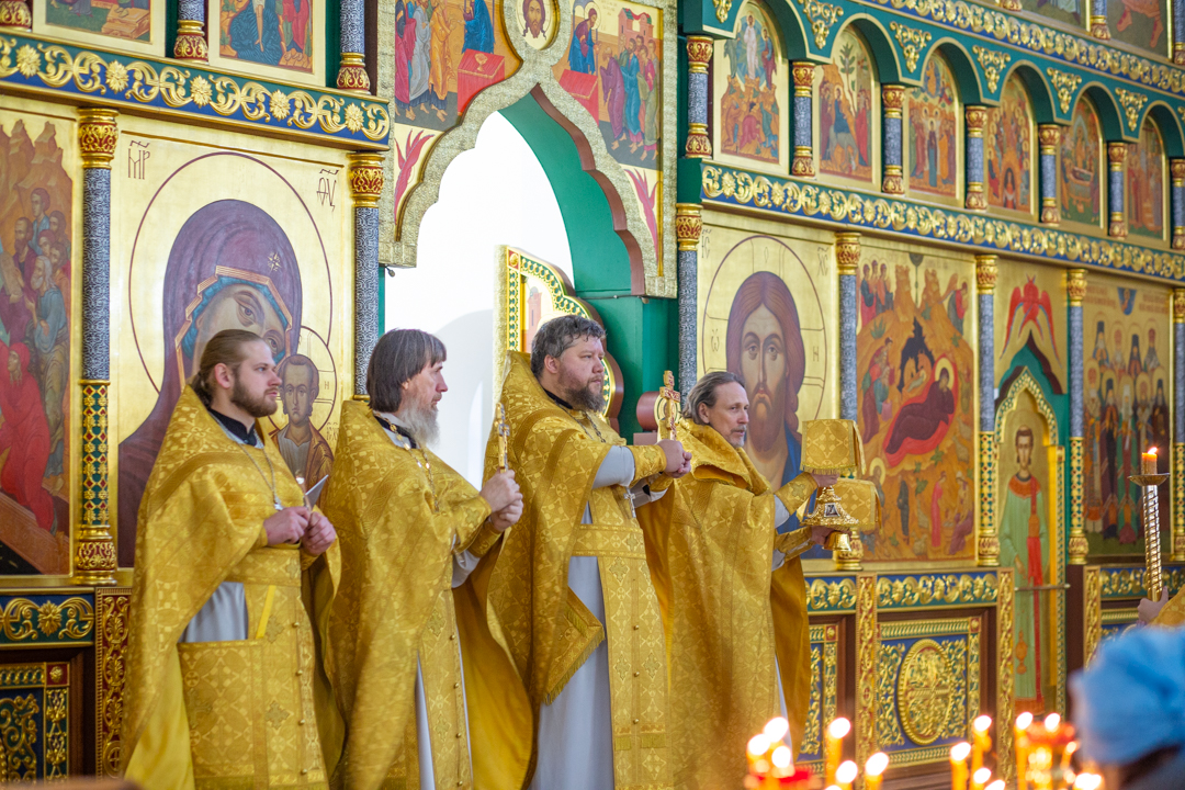 Богослужение в Неделю 21-ю по Пятидесятнице в соборе Рождества Христова