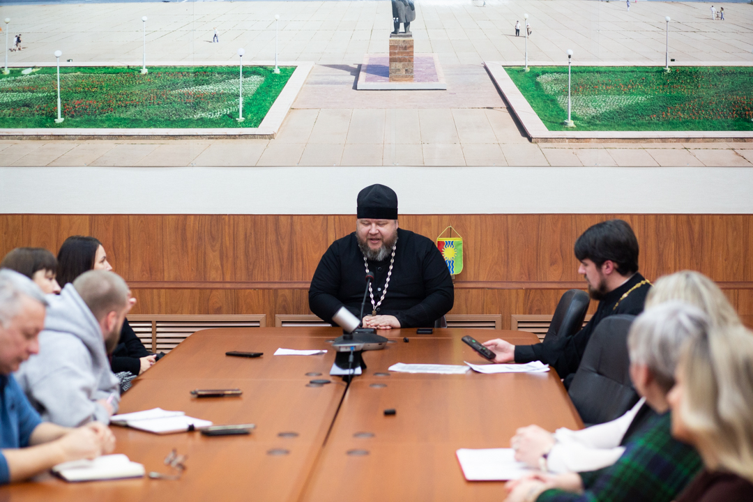 Состоялась встреча духовенства Братской епархии, представителей городской администрации и журналистов местных средств массовой информации
