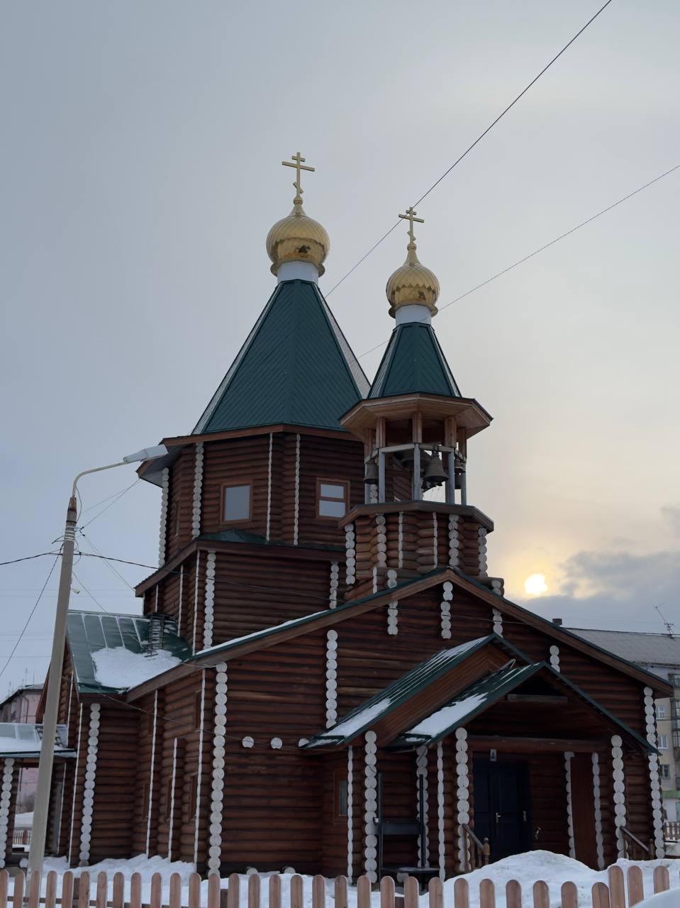 Архиерейское богослужение в Неделю Крестопоклонную Великого поста