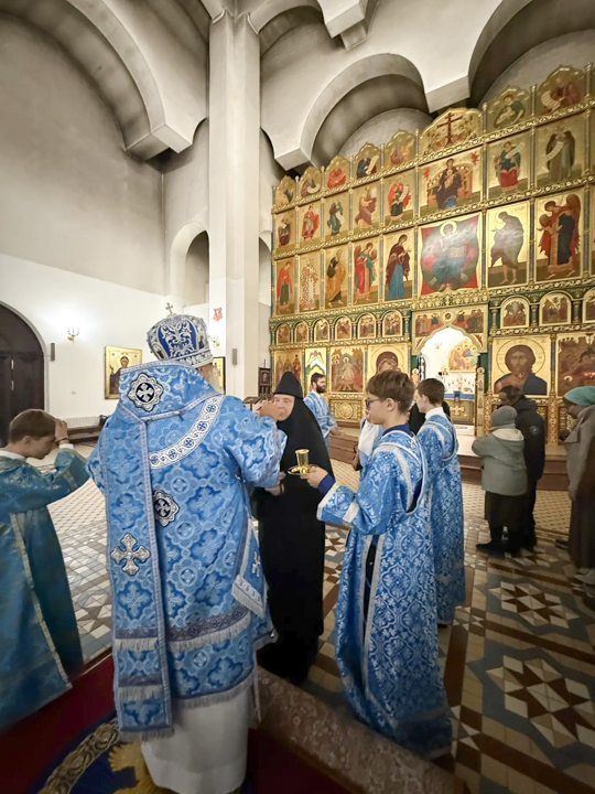 Архиерейское Богослужение в канун праздника Покрова Пресвятой Богородицы в соборе Рождества Христова